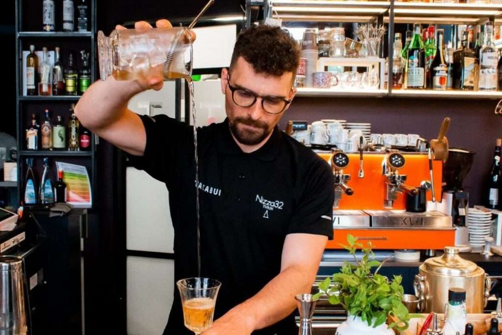 Il cocktail dell’estate, twist sulla Pina Colada nel drink d’autore COCO, di Antonio Masi Antonio Masi 3 1050x700 1