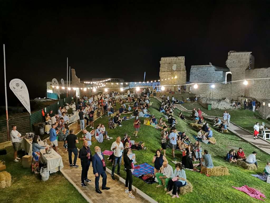 Torna Calici di Stelle a Ortona in Abruzzo 117445353 10158933964464260 2294208107450111004 n
