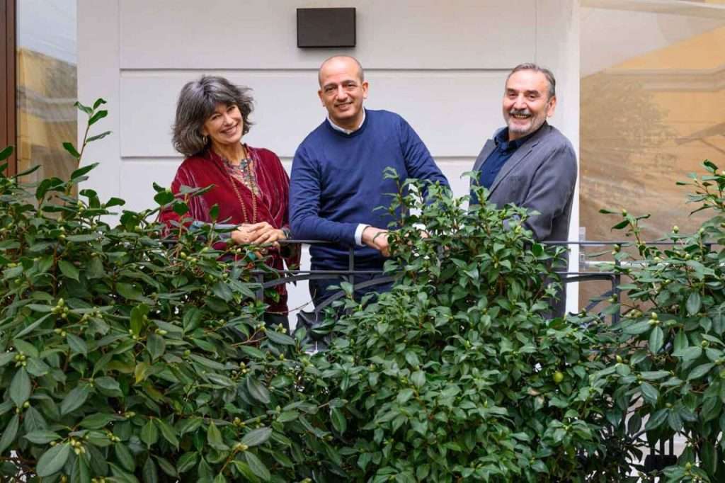 Dalla Sicilia a Milano: lo stellato Pino Cuttaia apre il bistrot Uovo di Seppia Valeria Benatti Pino Cuttaia Emanuele Vitrano Catania uovo di seppia milano 1280x853 1