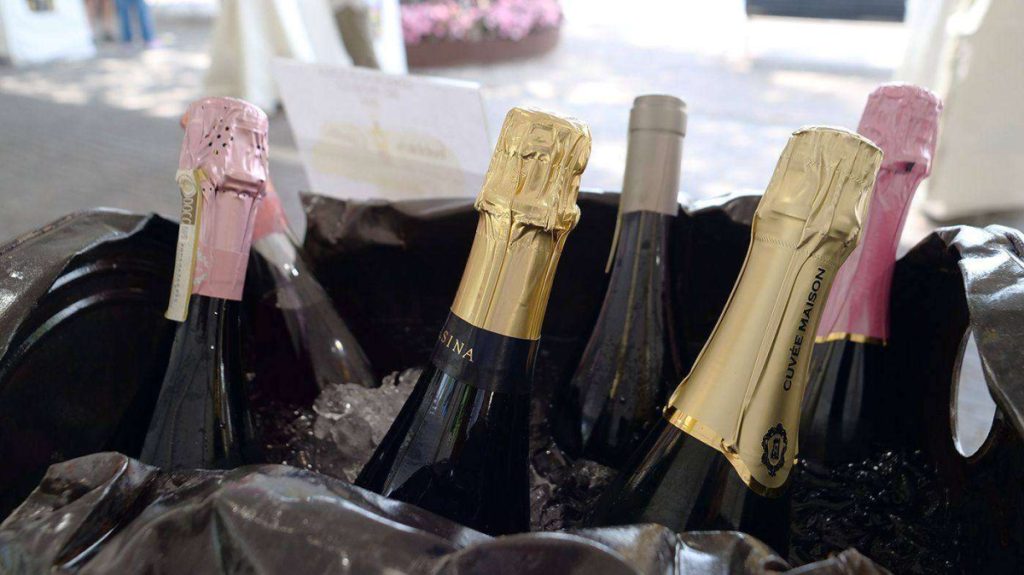 Al via Spumantitalia, il festival sulle bollicine a Riva del Garda zanfi bottiglie anche rosa e1685383914531