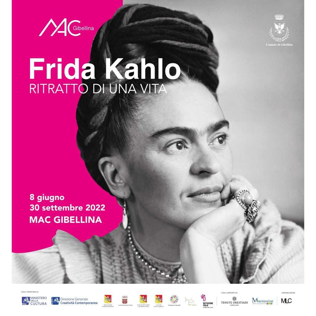 Tenute Orestiadi a supporto dell’Arte: al via la mostra “Frida Kahlo, storia di una vita” Locandina