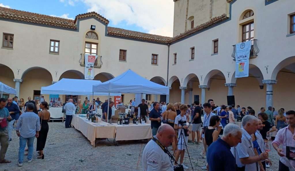 DiVino Festival 2022: il modello Castelbuono sorprende i grandi del vino italiano DiVino Festival