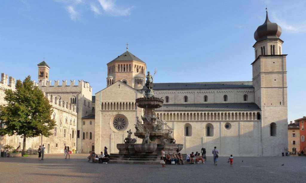 Trento, Vinifera: torna l’evento dedicato ai custodi del territorio alpino Trento Piazza del Duomo