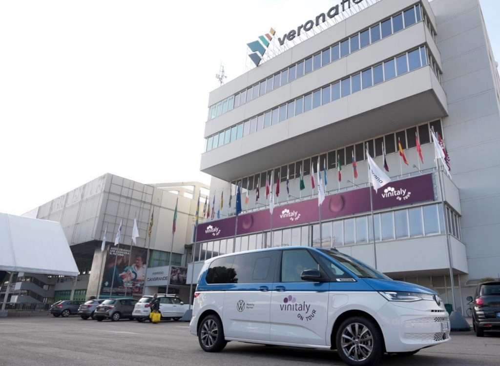 Vinitaly on Tour, il progetto on the road alla scoperta di cantine e territori italiani vinitaly