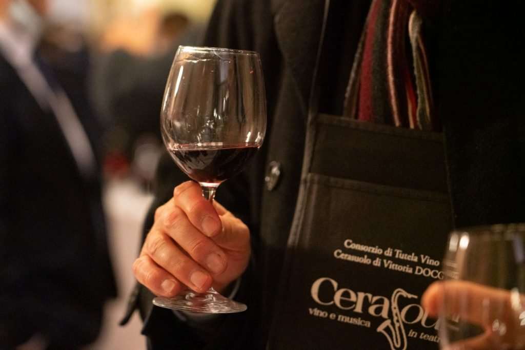 CeraSoul: concerto di musica e vino in teatro, protagonisti il Cerasuolo di Vittoria DOCG e DOC DSC09851