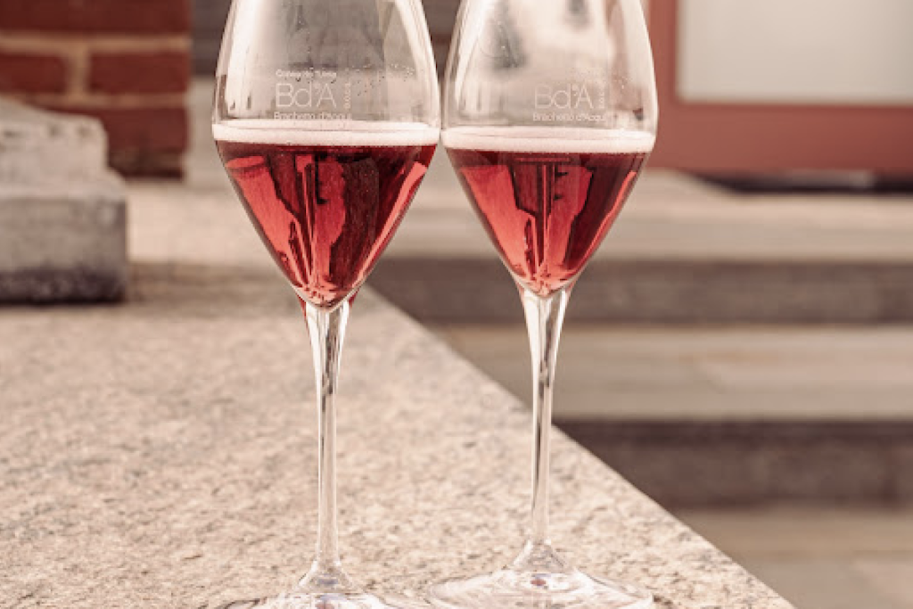 “Il dolce, il rosso, il rosè”: il tour alla scoperta dei vini d’Acqui Brachetto
