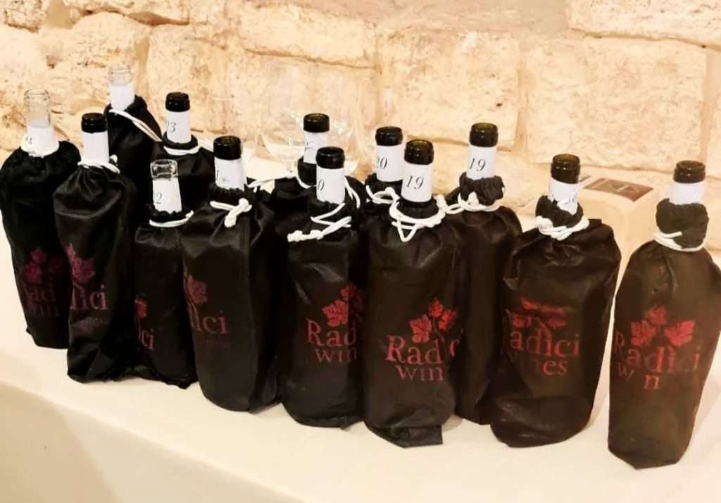 I vini vincitori di Radici del Sud 2023, il salone dei vini e degli oli del Sud Italia 1 radici del sud bottiglie