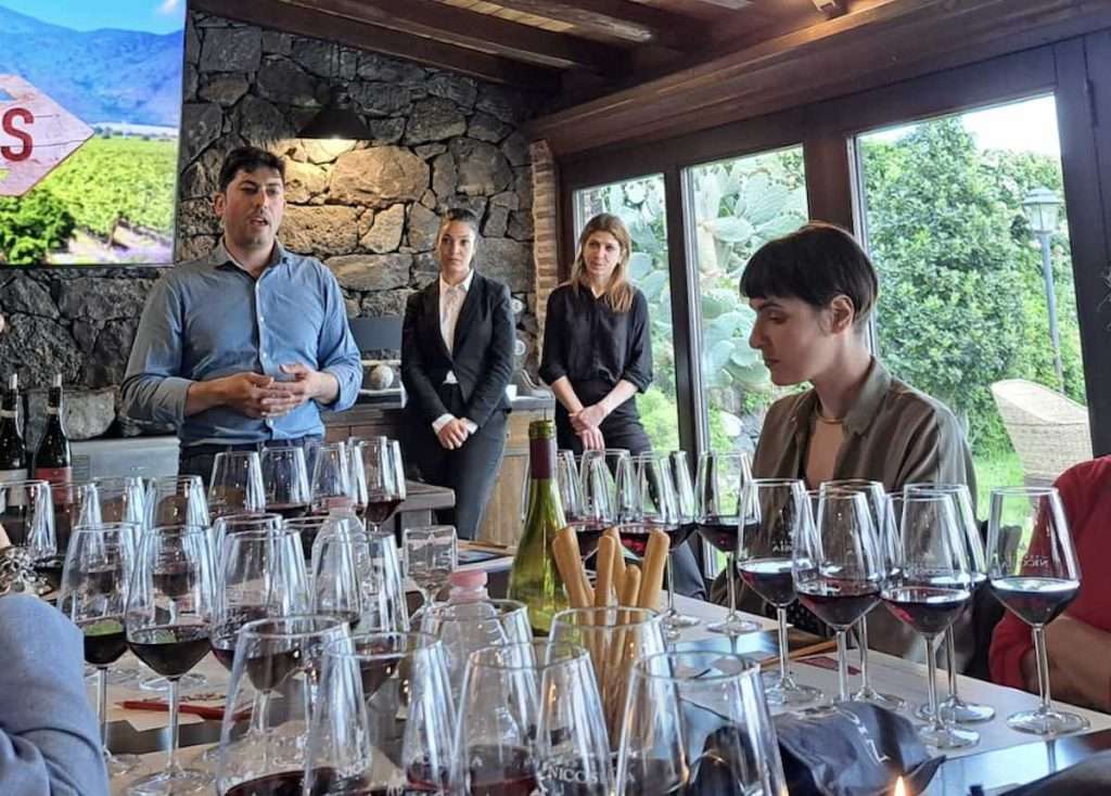 Beaujolais e Sicilia, un viaggio alla scoperta di vini legati all’intraprendenza di grandi vignaioli 1 santi natola