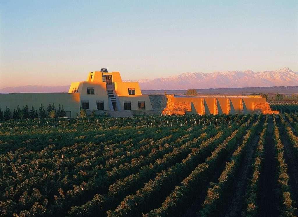 World’s Best Vineyards 2023: svelata la classifica delle cantine più belle al mondo cantina bodega catena zapata