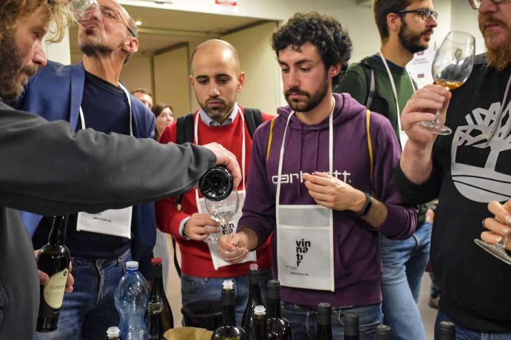 VinNatur Genova la rassegna di vini naturali in combinazione con la gastronomia locale vinNatur