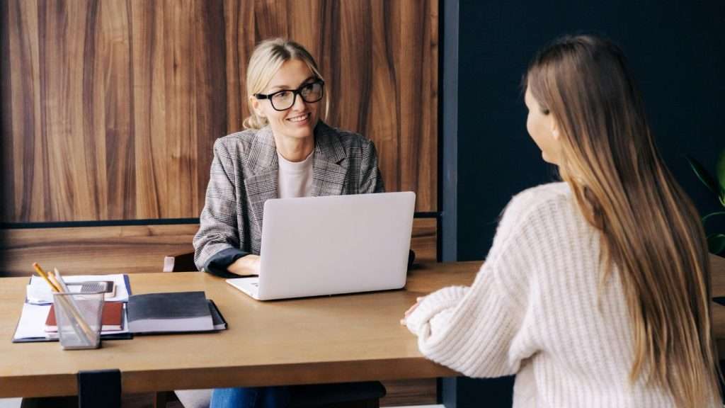 Nuove opportunità di lavoro con “Donne Smart nel Wine&Food”, cinque corsi online gratuiti per competenze digitali specializzate Foto progetto Donne Smart