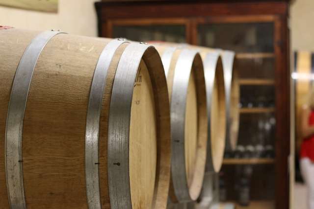 Innovazioni nella vinificazione: nuove tecnologie e tecniche innovative che stanno trasformando il processo di produzione del vino winemaking 3812012 640