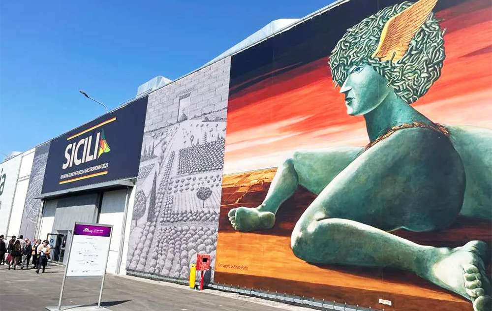Vinitaly 2025, gli assaggi di 25 vini siciliani da non perdere con i volti di chi li produce vinitaly 2025 sicilia luigi salvo